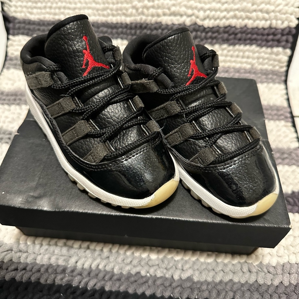Jordan retro 11(LOW TOPS) Toddler 10c
